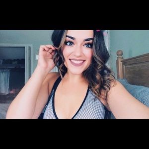 Meet your Posher, Beatriz